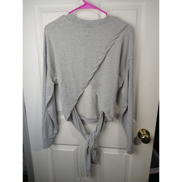 Athleta Woman M Yoga Back Toe Grey Sweatshirt LS Activewear Workout Gym - Picture 1 of 12